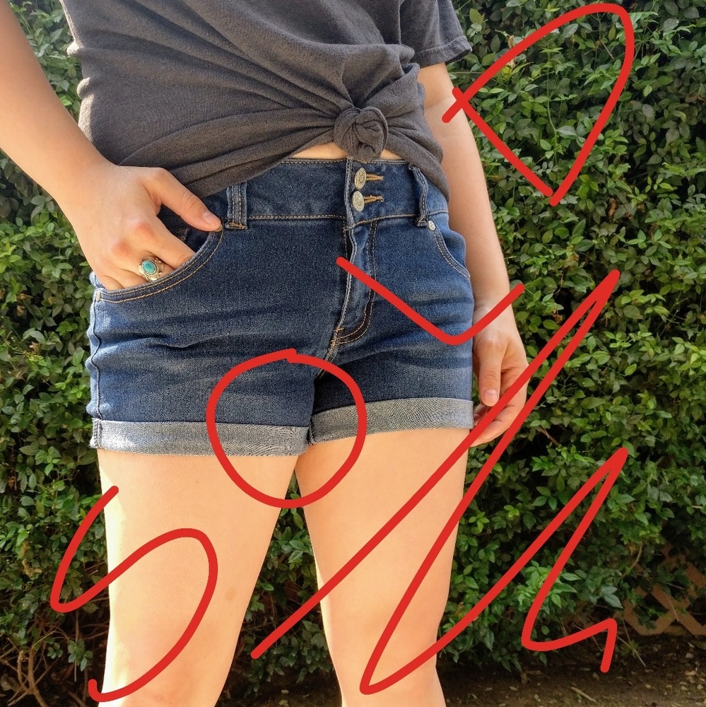 🚫SOLD🚫Paris Blues Dark Wash Denim Shorts